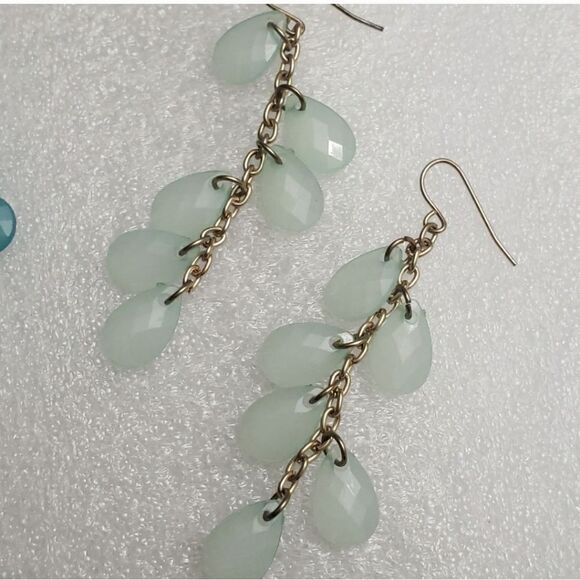 2 PAIR FRENCH HOOK Dangling Resin Teardrop Cluster Earrings - Picture 3 of 5